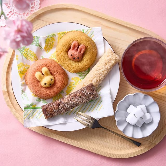 フラワーデザインボックス　ちいさな森のドーナツ＆さくさくスティックパイ